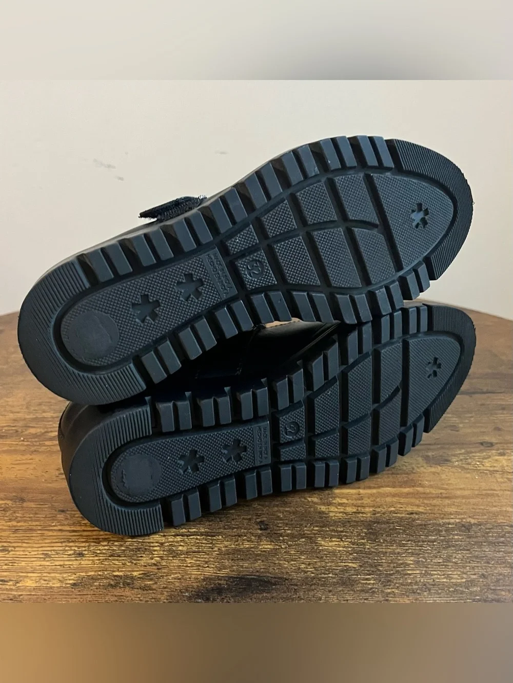 Pazitos Girls Black Mary Jane Shoes Size 32 Velcro Strap